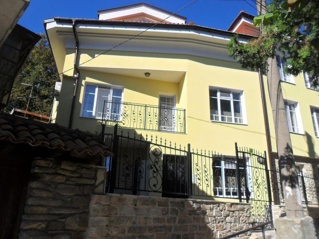 Къщата С Чешмата Apartment Veliko Tărnovo Exterior foto
